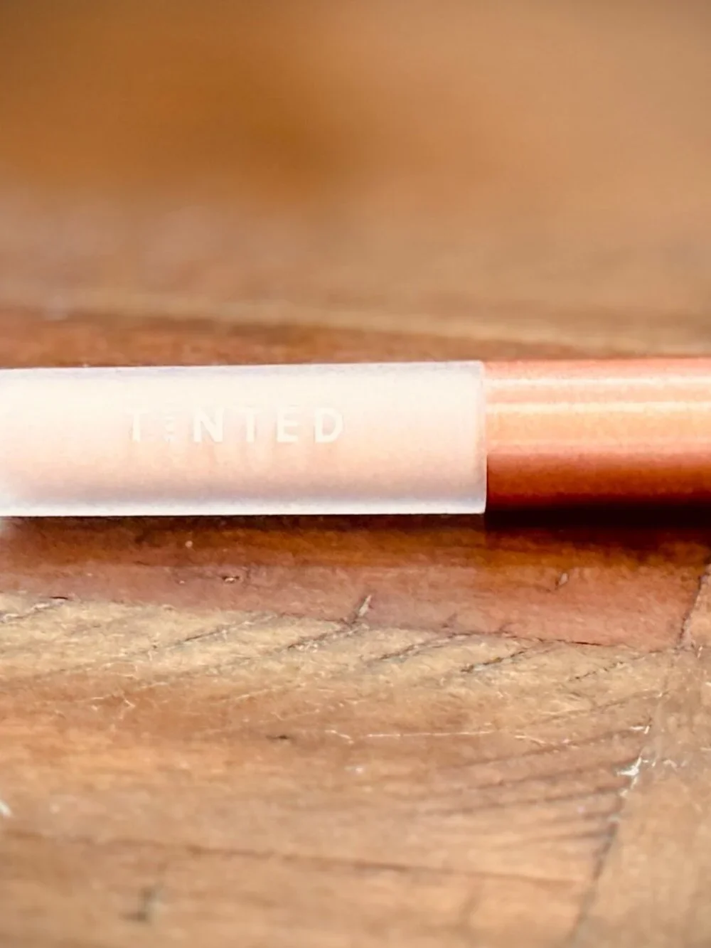 Live Tinted HUESKIN Hydrating Serum Concealer 18.5 light medium cool undertone